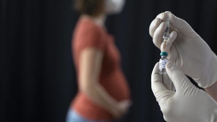 Bộ Y tế yêu cầu khẩn: Xem xét ưu tiên tiêm vắc xin COVID-19 cho phụ nữ mang thai